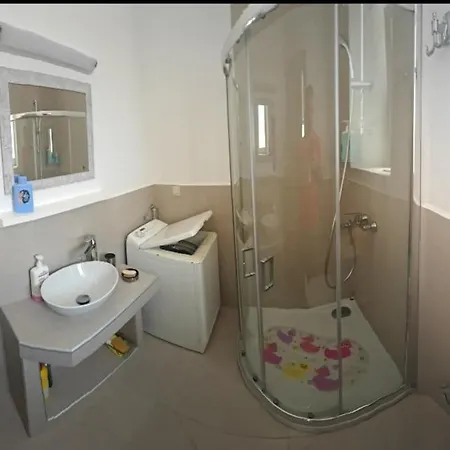 Sarakiniko * Nea Cryssi Akti