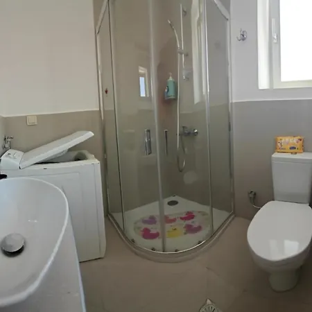 Sarakiniko Apartment