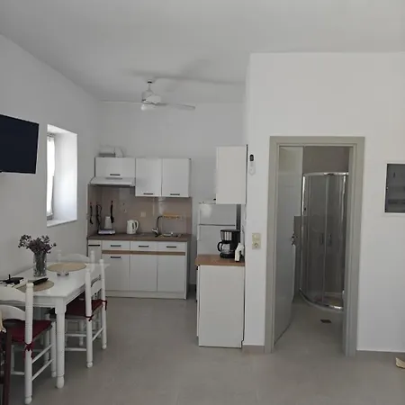 Apartment Sarakiniko *